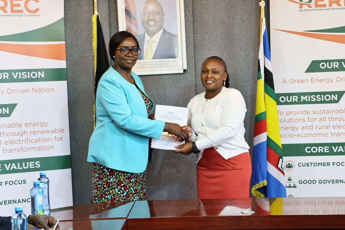 RERECMashinani's tweet photo. REREC CEO Dr. Rose Mkalama today signed & handed over contracts for Lots 1–9 of the Mathare PSA Electrification Project. This milestone scales the Last Mile Connectivity Programme to ensure universal, safe power for informal settlements.
#REREC #UniversalAccess #PoweringKenya https://t.co/TrlMkrMG7m