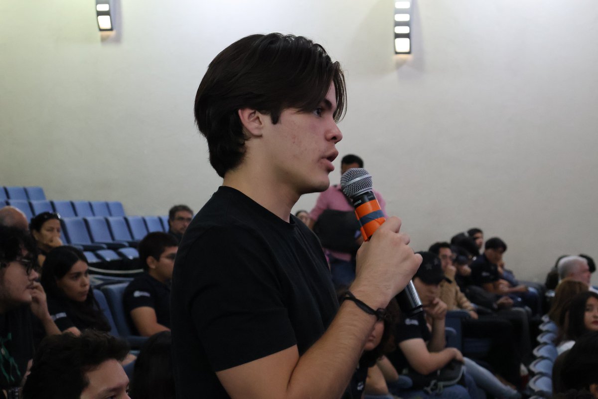 unimodelo's tweet photo. Este encuentro acercó la agenda económica internacional a nuestra comunidad universitaria, especialmente de la licenciatura en Dirección de Empresas y Negocios Internacionales 🌍📚 https://t.co/CyfZZByqf4