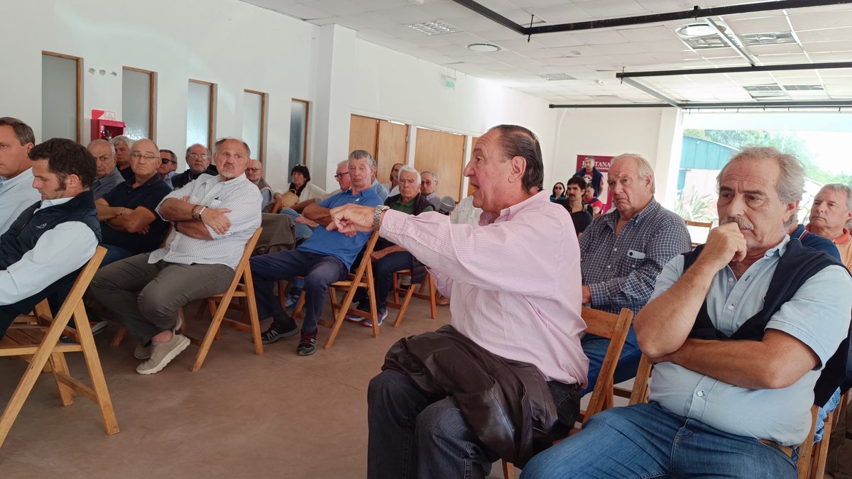 CONINAGRO's tweet photo. Por intermedio del Secretario de la entidad, @Mario_Raiteri, participamos de la Expo Balcarce 2026. ���🏻

✅ Durante la misma, se llevó a cabo una jornada técnica ganadera enfocada en producir más y mejor a través de los sistemas productivos, su alimentación, sanidad, genética y manejo animal siempre en el marco del cuidado de nuestros recursos.

👥 Estuvieron presentes en la jornada el Secretario de @agriculturaar Sergio Iraeta, la Presidente del @SenasaAR @PiluGiraudo y distintos dirigentes de entidades del sector agropecuario.