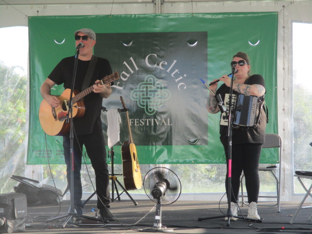 FallCelticFest's tweet photo. 🗣️💬Talks with #TheODeadly 's #LindseyOConnell — one of the best local #TinWhistle players we’ve ever heard — plus other recent experiences + a new article all point to the tin whistle's growing renaissance as a favourite Celtic instrument. 🪈🌟💫 Info: 🔗 https://t.co/sjt5odvz7m https://t.co/I5Ba7OQ6ve