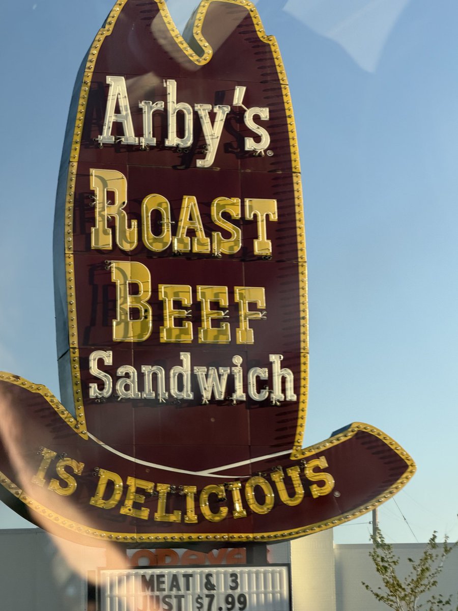 AmyChu's tweet photo. Muncie! https://t.co/Qj6NXE3PTX