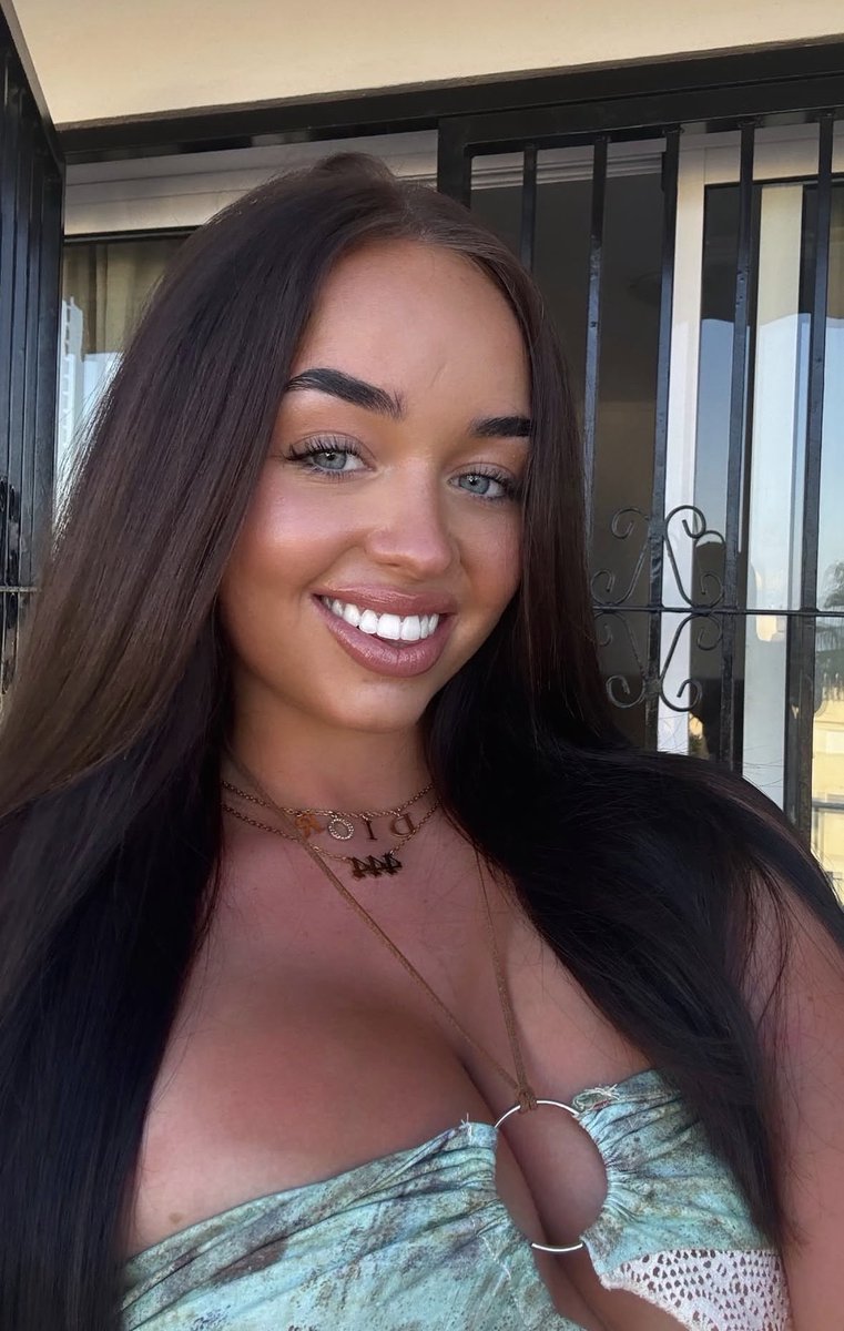 ilovechavss's tweet image. Since everybody loved Nicolle 🏴󠁧󠁢󠁳󠁣󠁴󠁿😍, here’s way more of this sexy chav!

Comment if you’re liking the look of that 🍑!

#chav #sexy #wankchat #wank #ukchav #scottishchav #scottish #ukgirl #chavsgalore #hot #ass #bop #goon