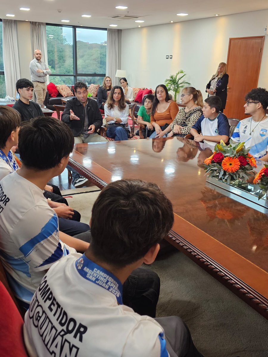 JoseMacome's tweet photo. Recibimos en la comisión de Deportes al campeón de triatlón, Alejandro Bulacio Sfriso, y a jóvenes tucumanos integrantes de una escuela judo, que nos representaron en el Torneo Apertura de San Juan 2026. https://t.co/E6cVGsu0Hf
