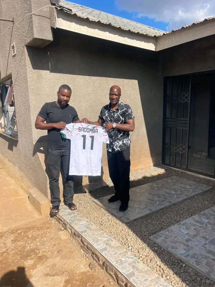 Dandaro Online tweet media