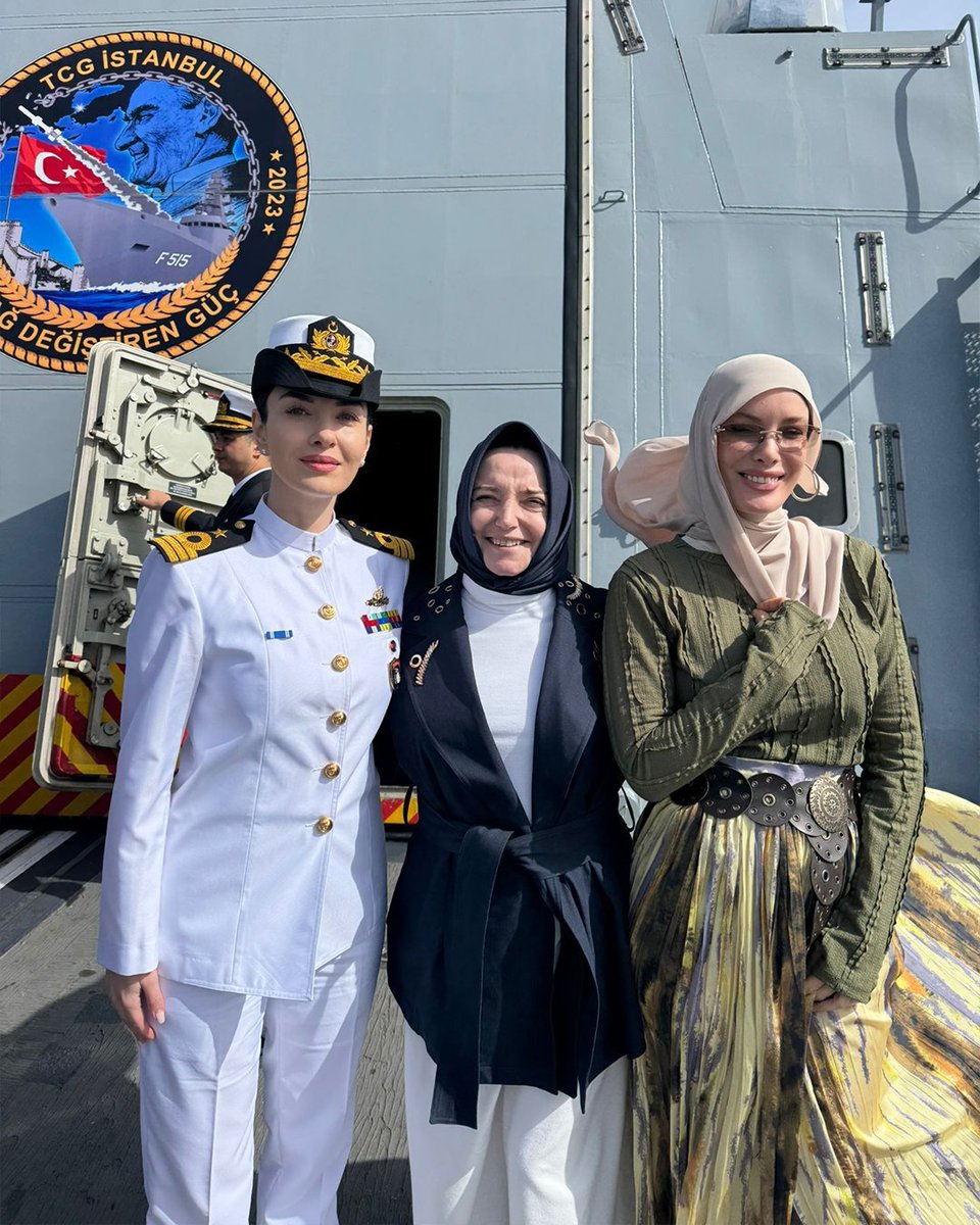 diziitakipcisii's tweet photo. 🔥 Süreyya Yaşar Önal yapımcılığını üstlendiği #OperasyonAlesta’nın okuma provalarından Aslıhan Güner ve Gamze Özçelik ile bir fotoğraf paylaştı. https://t.co/7M02OP5ss5