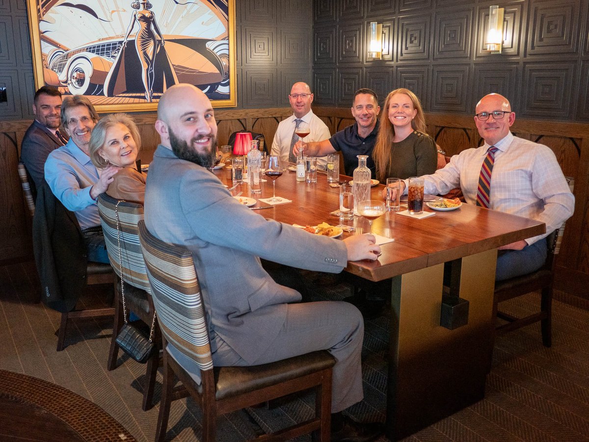 four_quadrants's tweet image. Had a memorable afternoon sharing lunch with Dr. Tom &amp;amp; Jan Nasser and Drs. Rob &amp;amp; Linda Pellosie! 🍽️

It’s always rewarding to cultivate relationships outside the office with great conversation, laughs, &amp;amp; shared stories.

Grateful for the time together.

#ClientAppreciation