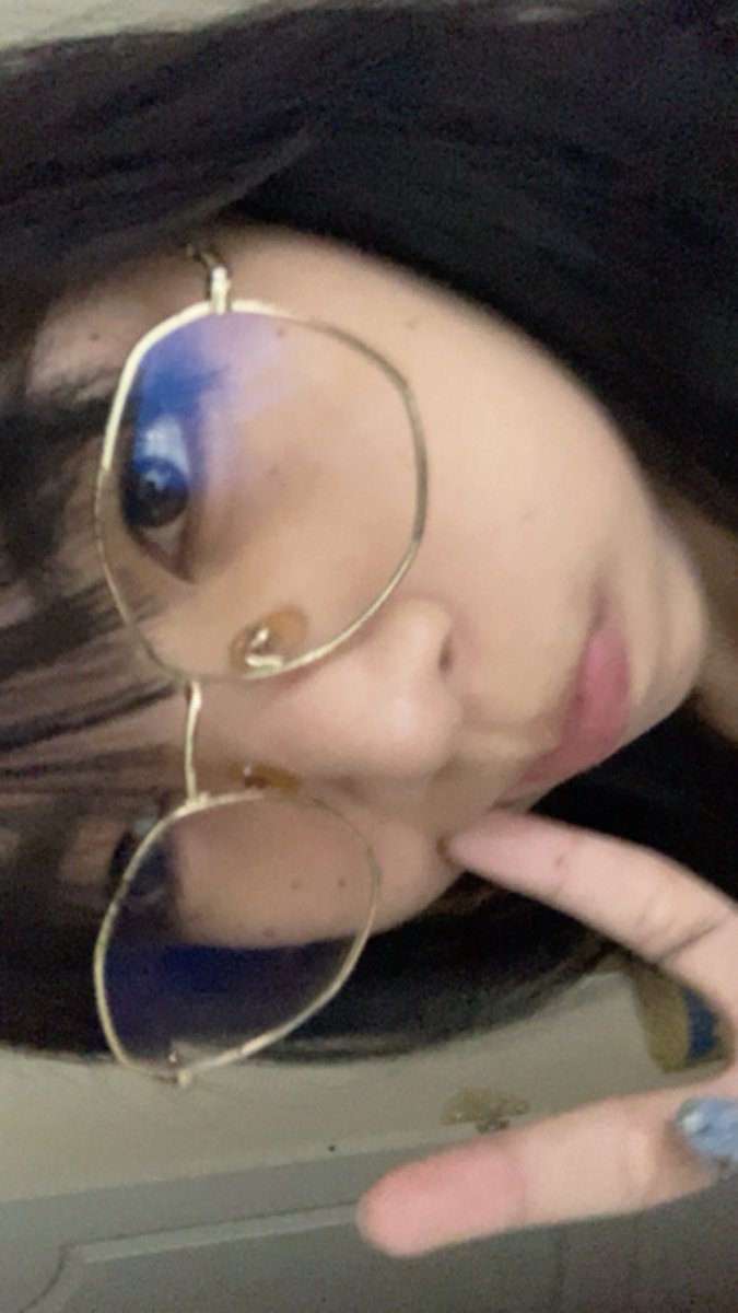 แว่นเอ๋อว่ะ