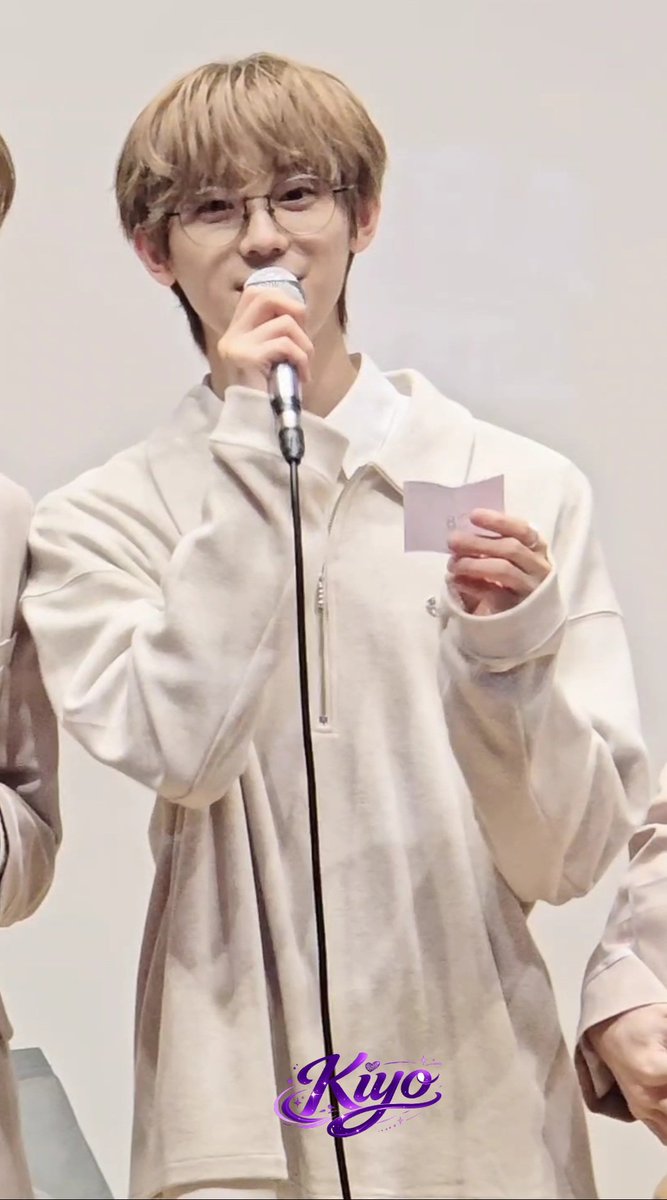 yoonyg0321's tweet image. 260421 하츠웨이브 비바케이팝 대면팬싸
#윤영준 #YYJ

갓경 영준💜

#하츠웨이브 #hrtzwav #HRTZWAV_NINETEEN