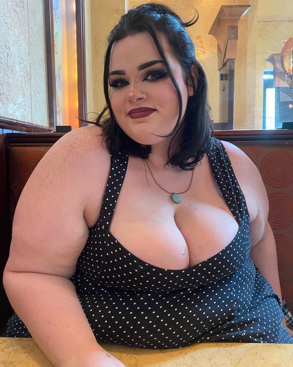 𝐈𝐑𝐋 𝐅𝐚𝐭 𝐆𝐨𝐨𝐧𝐬 😘 tweet media