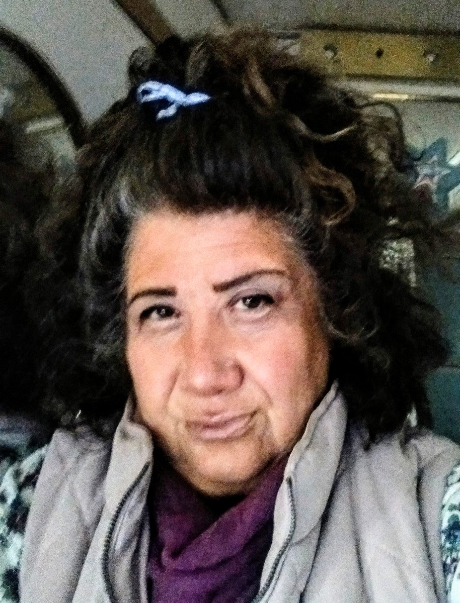 ReaderGalore's tweet image. #makeup
#selfie
Practically ready to set fresh water for the
🐦💖🐦 &amp;amp; 🦆💖🦆plus bird seeds and peanuts for the 
🐿️💖🐿️