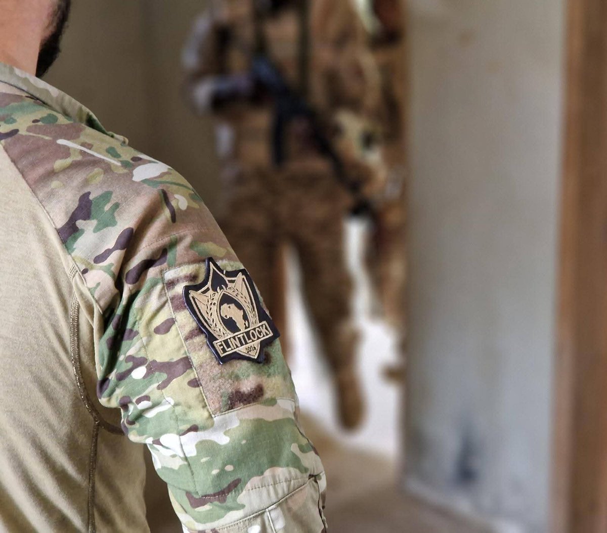 FUTER_ET's tweet image. El #GOEIV del Mando de Operaciones Especiales #MOE participa en el ejercicio internacional #FLINTLOCK26, junto a sus homólogos de otros países occidentales y africanos, en labores de entrenamiento en seguridad fronteriza y contra tráficos ilícitos.
#MEATREVO
#SomostuEjército