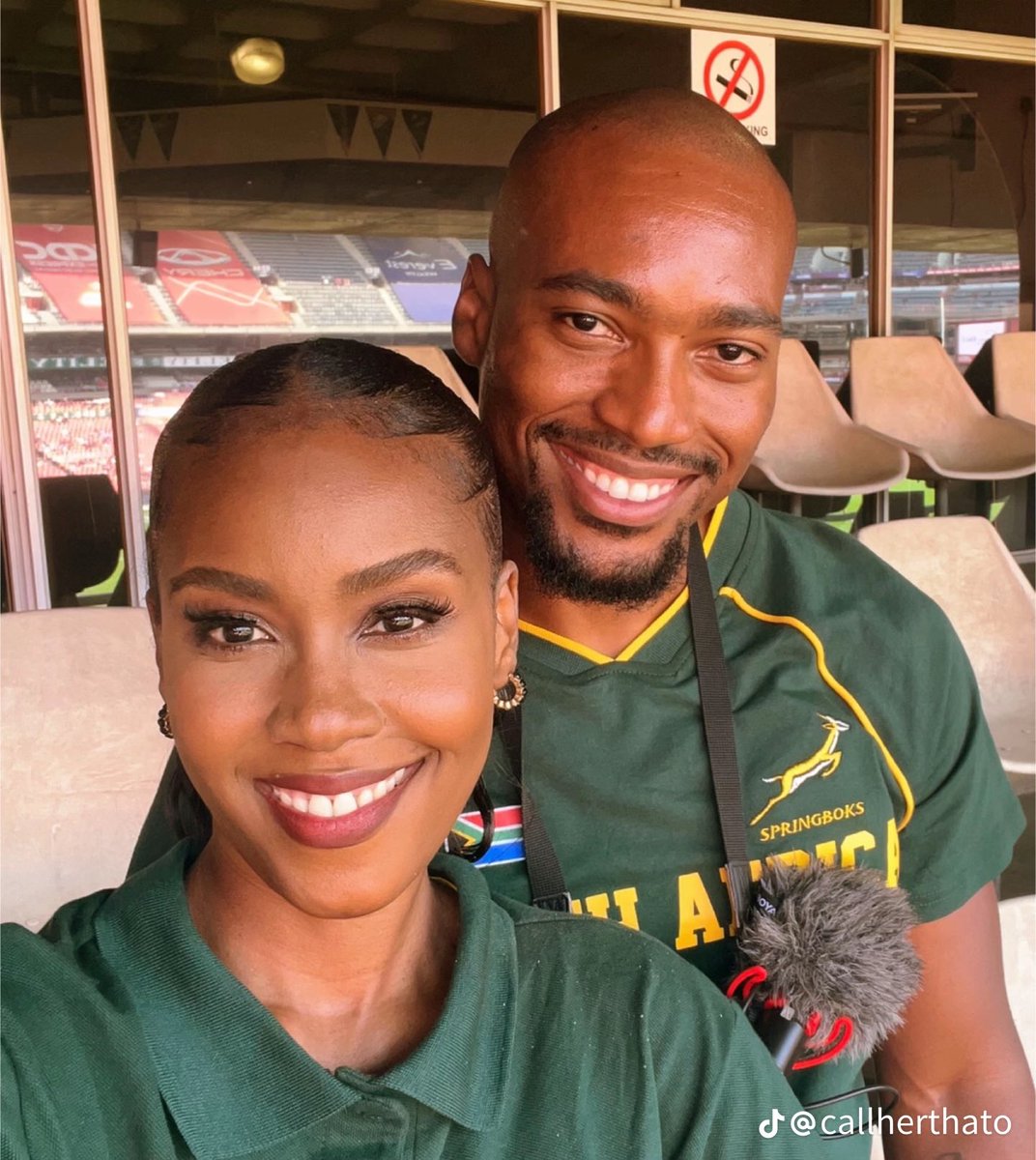 masentle_mo's tweet image. Normalise drinking water and mind your business. #Happycouple