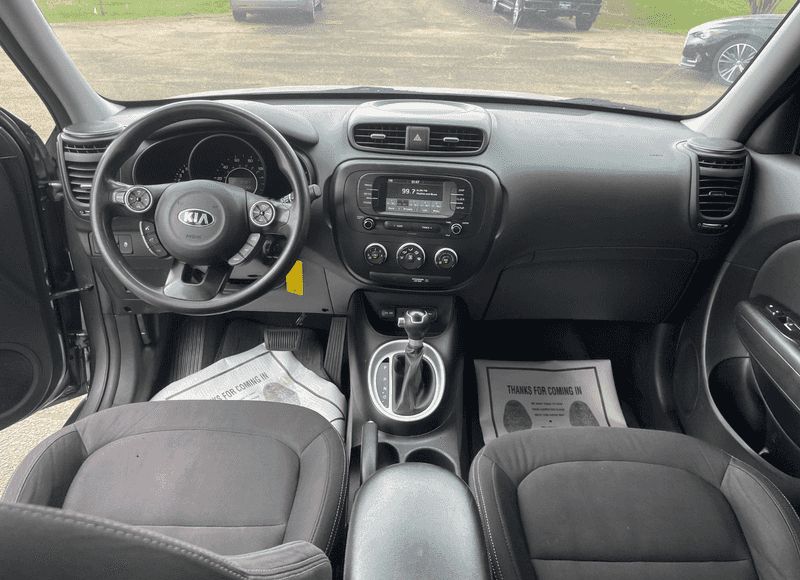 southernImport's tweet image. 🚨 FRESH ARRIVAL! 🚨
2017 Kia Soul Base

✨ Excellent Fuel Efficiency
✨ Touchscreen &amp;amp; Backup Camera
✨ Spacious Hatchback Design

🔥 Just $8,950 Cash or In-House Financing with as low as $2,500 DOWN! Drive it today! 👇
buff.ly/Gmbao4f
#KiaSoul #JacksonMS #BHPH