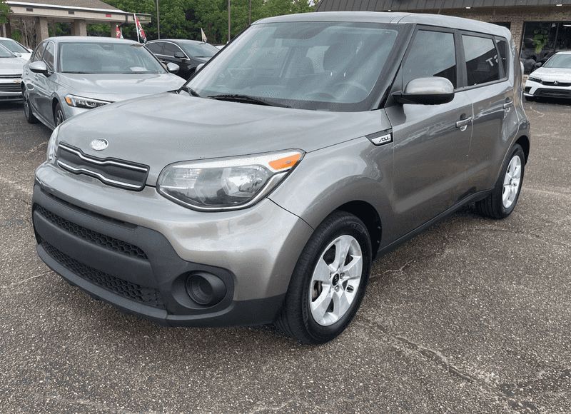 southernImport's tweet image. 🚨 FRESH ARRIVAL! 🚨
2017 Kia Soul Base

✨ Excellent Fuel Efficiency
✨ Touchscreen &amp;amp; Backup Camera
✨ Spacious Hatchback Design

🔥 Just $8,950 Cash or In-House Financing with as low as $2,500 DOWN! Drive it today! 👇
buff.ly/Gmbao4f
#KiaSoul #JacksonMS #BHPH