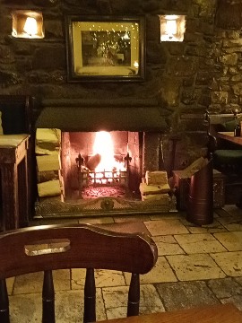 ChristinaC55885's tweet image. The George Hotel, Inverary, Argyll - lovely fire &amp;amp; seafood 🦞.#Inverrary #Argyll #seafood 🎶1,2,3, once I caught a fish alive 🐠 🐟 🦐
