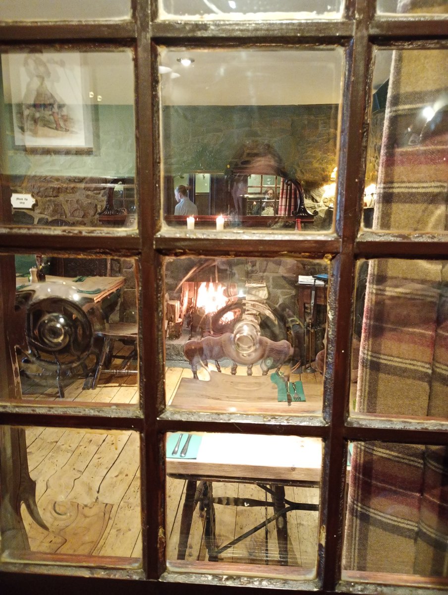 ChristinaC55885's tweet image. The George Hotel, Inverary, Argyll - lovely fire &amp;amp; seafood 🦞.#Inverrary #Argyll #seafood 🎶1,2,3, once I caught a fish alive 🐠 🐟 🦐