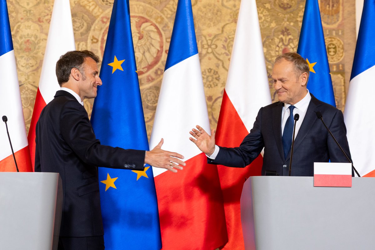 Emmanuel Macron tweet media