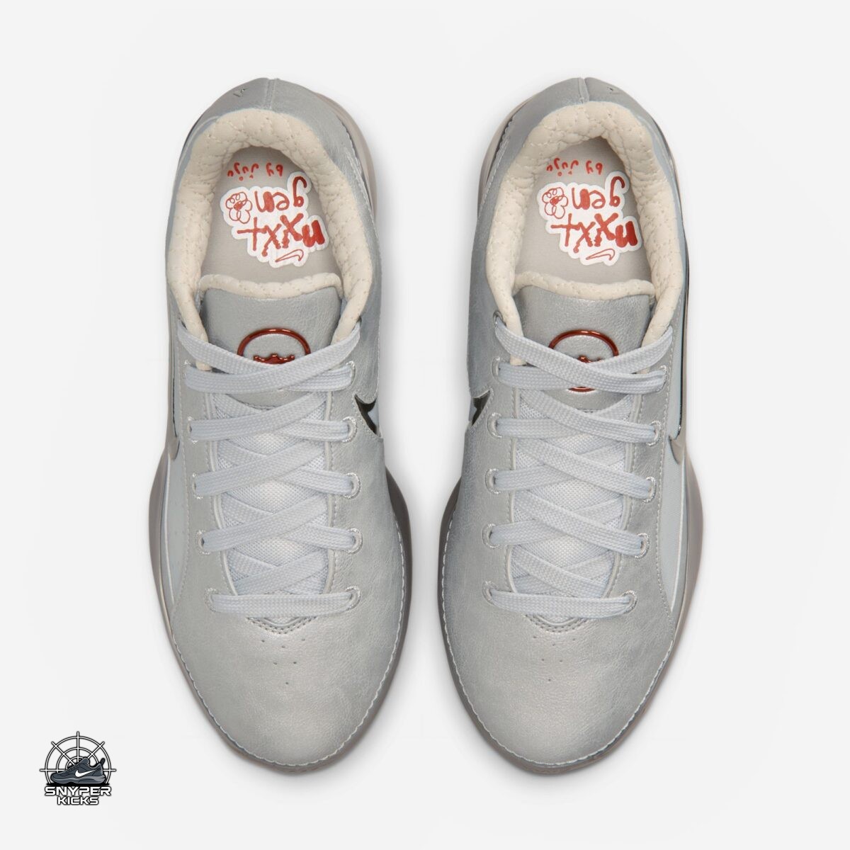 SnyperKicks's tweet image. Nike LeBron NXXT Gen By JuJu "Metallic Silver"
Colorway: Metallic Silver/Light Crimson/Chalk/Metallic Silver
Style Number: 
Release Date: April 21, 2026
Price: $160
#MetallicSilver #nike #lebron #nxxt