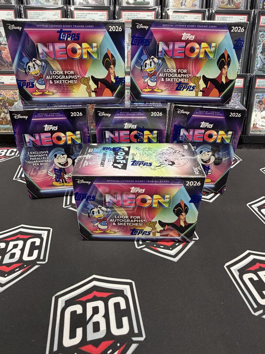 MrCBCollections's tweet photo. How did I do on the new 2026 @Topps #Disney neon ?!?? I’m learning I need help to see if these hits are good! 😂 https://t.co/hVCg2RegTU