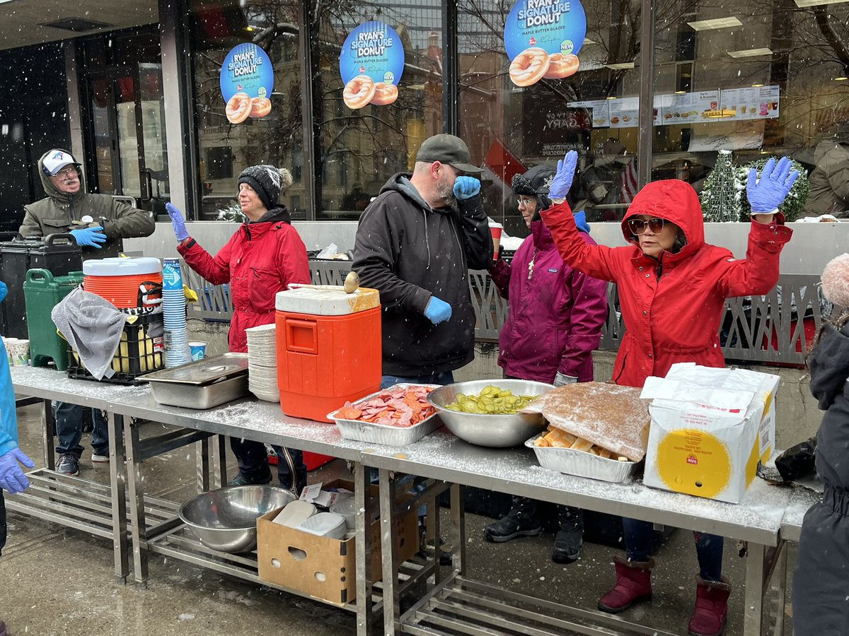 ArturPawlowski1's tweet photo. John 6:35

Jesus said to them, “I am the bread of life; whoever comes to me shall not hunger, and whoever believes in me shall never thirst.” 

Street Church Calgary with Pastor Artur Pawlowski 

https://t.co/y0zRG0SDT3 https://t.co/8kpSBPivjx