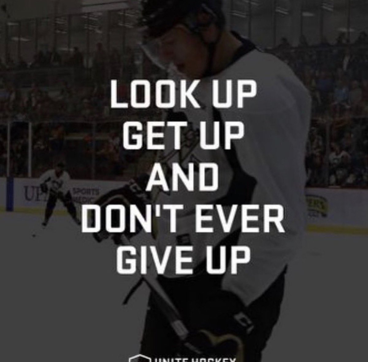 StaceyCakes8771's tweet image. We don’t give up we pick ourselves up and get right back at it the boys got this and we need to show our support and faith!!! Bleed that black and gold tonight and every night 💛🖤 #letsgopens #believe