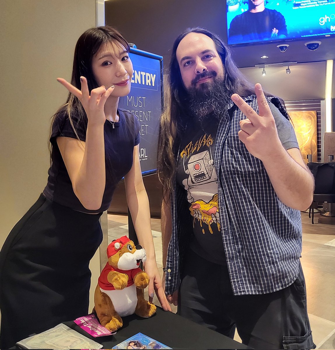 leo_zakari's tweet photo. Awesome to have met the excellent team of OberEats, Kamiyu &amp; Wakana are two of the best!

I wonder....
could they step through the #ForbiddenDoor to reclaim the Princess Tag championship from The IInspiration? I hope so! 😎👍
#上福ゆき #上原わかな #OberEats
#tjpw #SlamFest https://t.co/TC73rAiud0