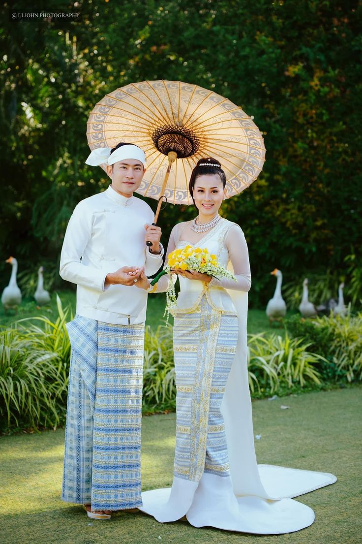 Jasmine11636131's tweet image. The breathtaking beauty of Myanmar wedding dresses🇲🇲
a true masterpiece of our culture that words can't describe💜💕

Sharing these for cultural appreciation. All credits belong to the rightful owners.

#myanmar #burma #weddingdress #myanmartradition #fypシ゚
#trending