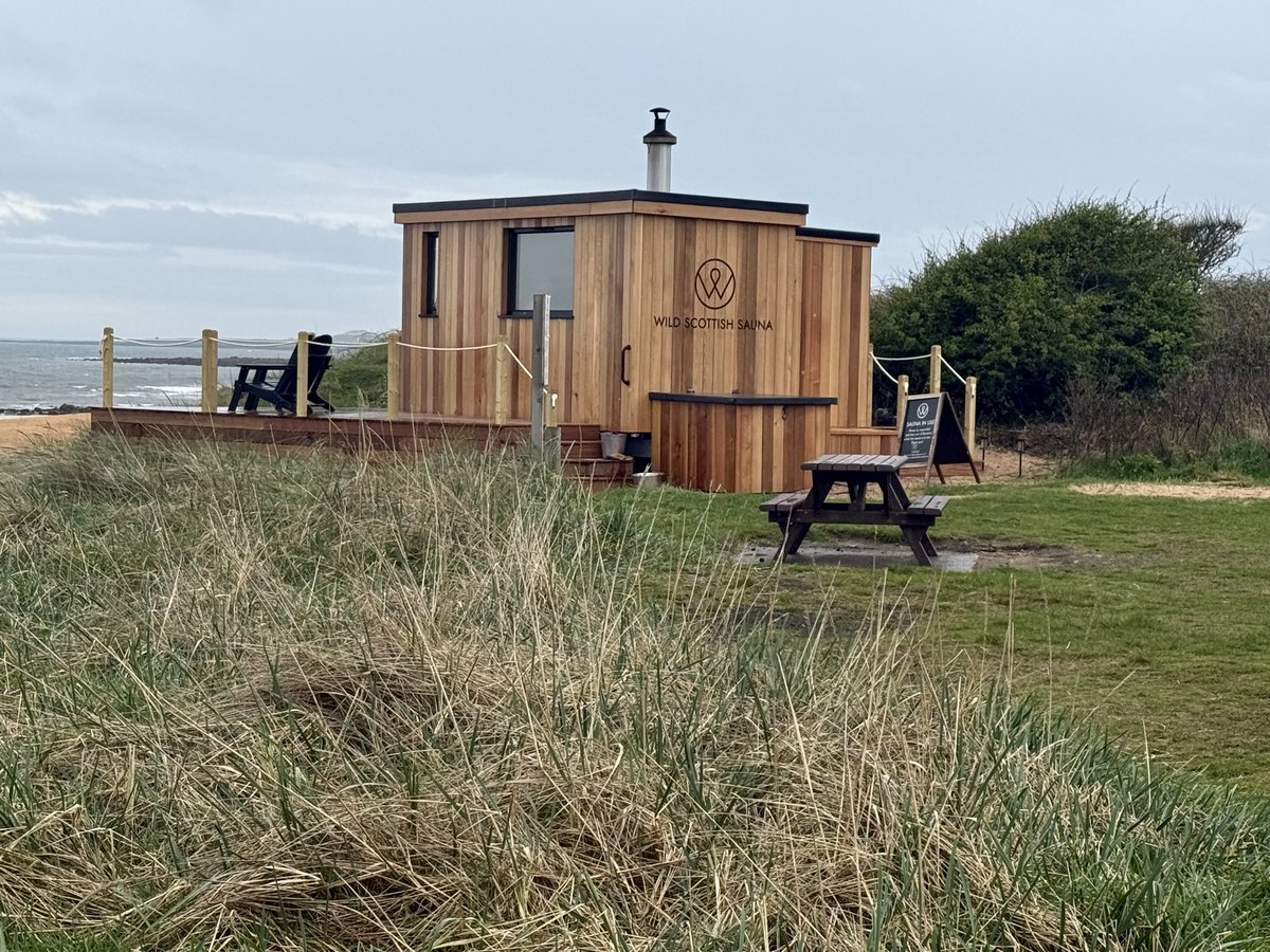 kilted_guide's tweet image. Visited @eastneukseaweed foraging for seaweed before trying some seaweed based snacks - a fabulous presentation from this New Zealander. Also an opportunity for a sea swim and a beach sauna - given weather the swim was not attractive but the sauna.. #tourguide #britainsbestguides
