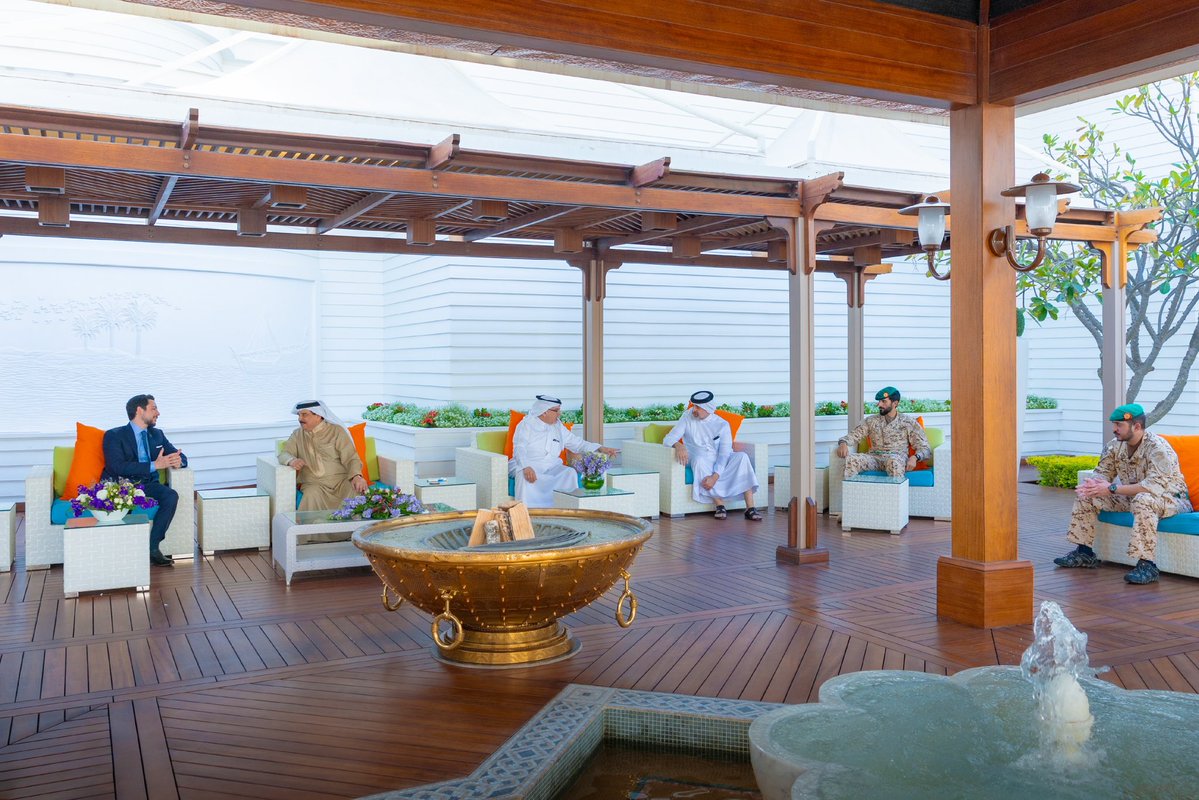 BahrainCPnews's tweet image. His Majesty King #Hamad_bin_Isa Al Khalifa, along with His Royal Highness the Crown Prince and Prime Minister, #Salman_bin_Hamad Al Khalifa, receives His Royal Highness Al Hussein bin Abdullah II @RHCJO, the Crown Prince of the Hashemite Kingdom of #Jordan #Bahrain