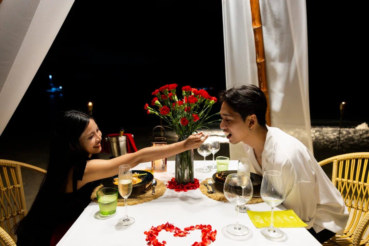 phukettravel25's tweet image. Sunset + Dinner + Ocean views = perfection 🌅💞

Experience a romantic Coral Island sunset dinner with Phuket Travel Store 🥂

Perfect for couples &amp;amp; special moments ❤️

👉 phukettravelstore.com/tour/romantic-…

#Phuket #RomanticTravel #SunsetDinner