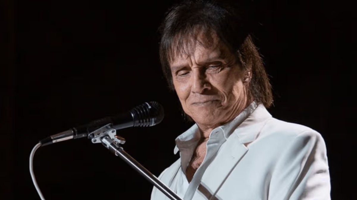 tvbvonline's tweet image. 85 anos de Roberto Carlos: conheça manias excêntricas do rei

📶Cantor coleciona superstições que incluem aversão a cores, números e até mudanças em letras de músicas para evitar palavras negativas #SC #Notícias #RobertoCarlos

Confira no Portal TVBV: tvbv.com.br/85-anos-de-rob…