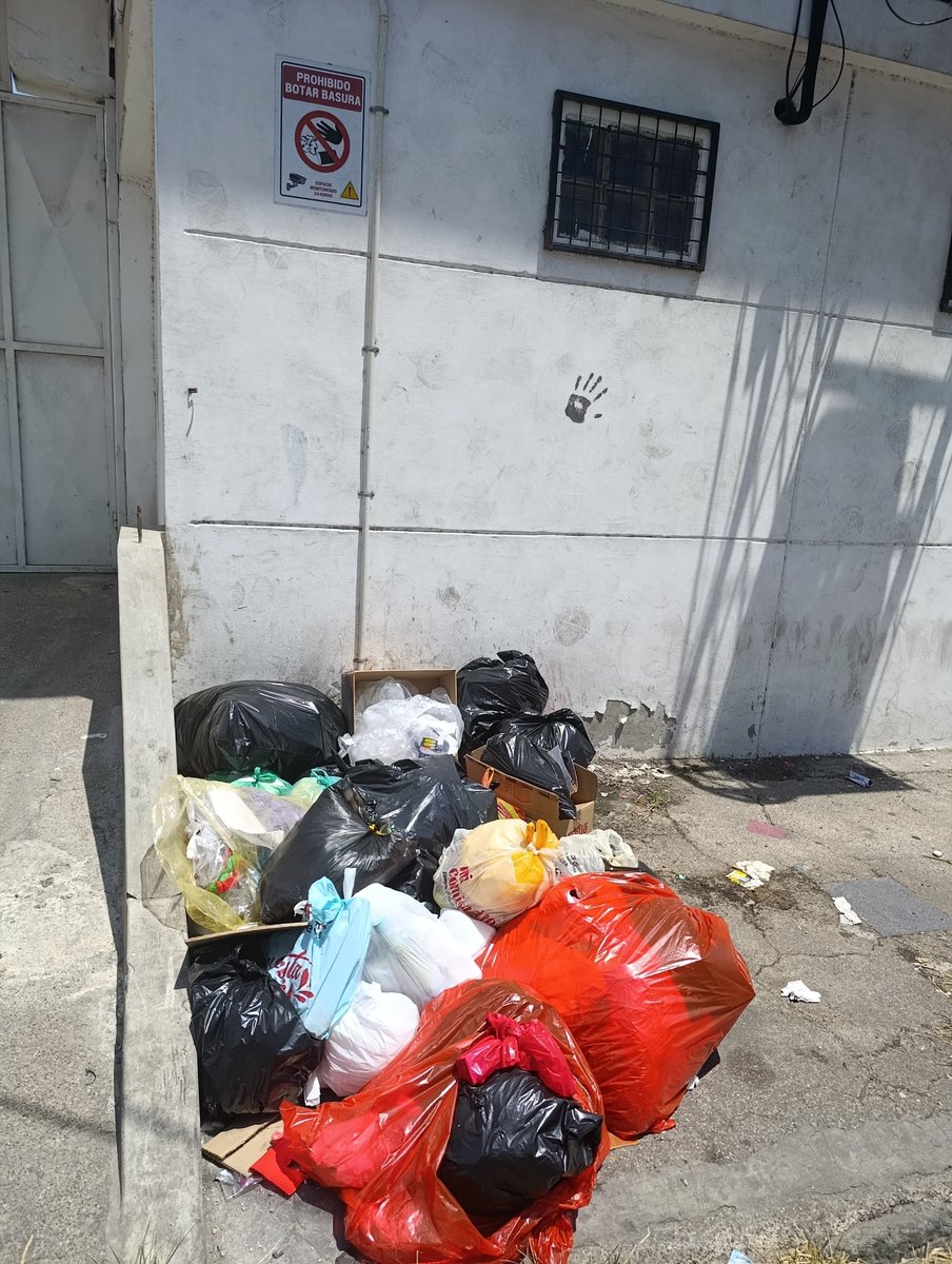 La ecuatorianidad y la crisis de la basura en Manta se juntan.