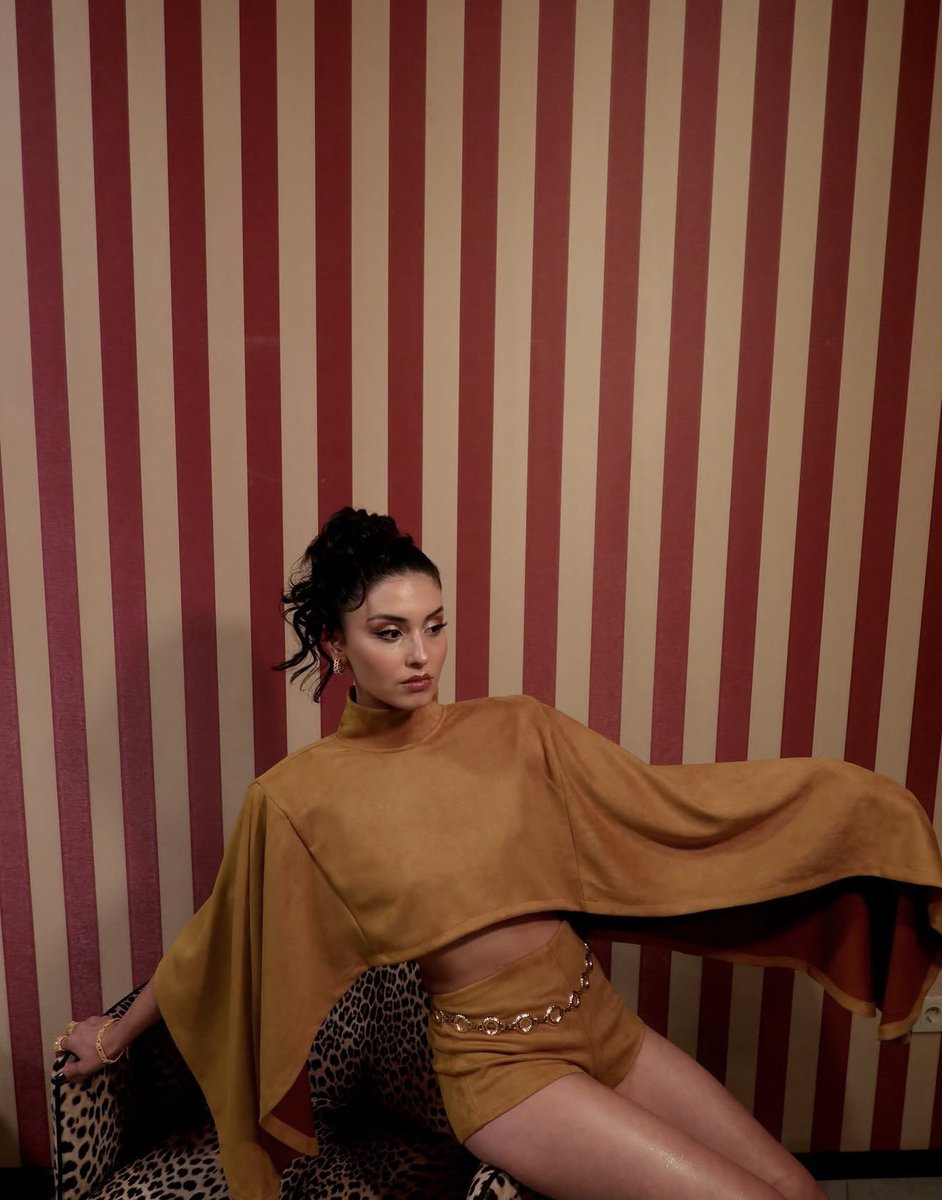 تفاصيل فستان روجبين إيردين في افتتاح فيلم سلطانة