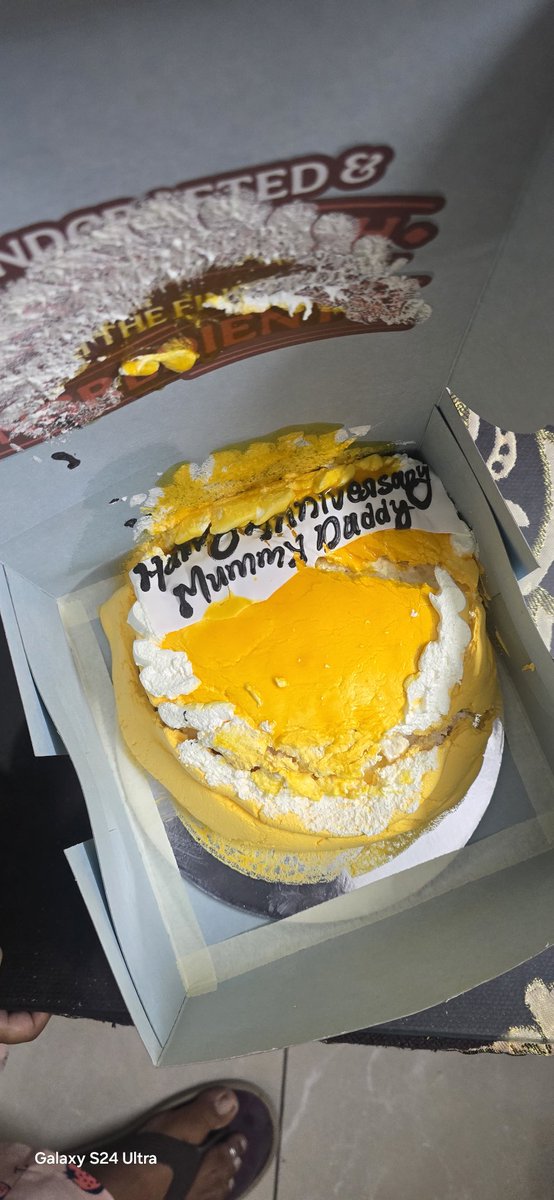 supprabhakar's tweet photo. Cake received from @zomatocare  💔💔💔 srsly dishertening 
Please do the needful  order details 8029414195 https://t.co/hNAX5tyDDQ