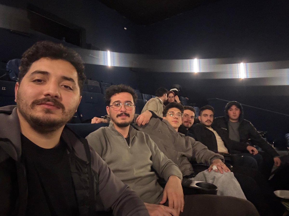 Kültür sanat etkinlikleri kapsamında, fakülteden arkadaşlarımızla sinemada buluştuk. Hep beraber “Çatlı” filmini izledik. 
Katılan tüm arkadaşlarımıza teşekkür ederiz.