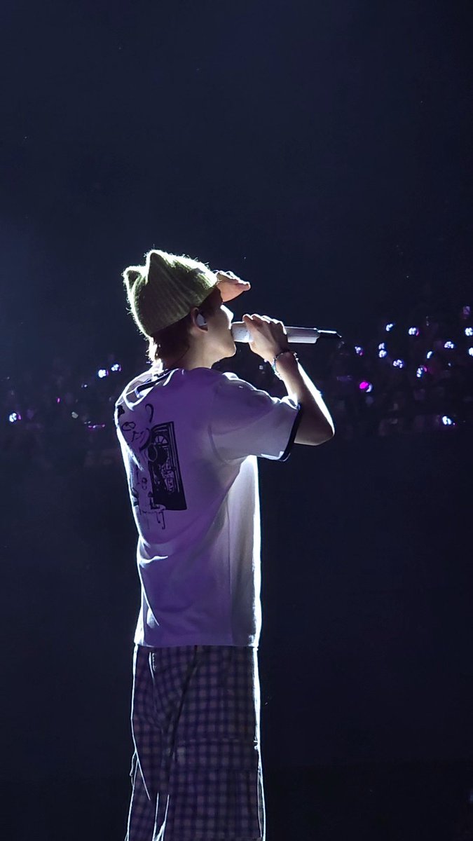 kyoongluverz's tweet photo. All day long I might be busy with my own stuff, but at night when it gets dark, I miss you and wonder: "have you been well, how are you feeling?" I know you’re busy and can’t reach us often, but please take care of yourself. @B_hundred_Hyun I love you always stay safe.!!🫳🏼❤️‍🩹 https://t.co/tXaoKOZVfS