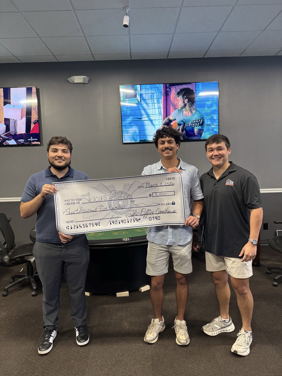 SnowyHSS's tweet photo. Huge life update as I never get on this app but I recently opened a cardhouse in Texas! From being able to donate to local charities, change the lives of my friends with new opportunities, and learn how to fully manage a room, this has been the most rewarding experience ever. 1/2 https://t.co/vQkJmfL5Tn
