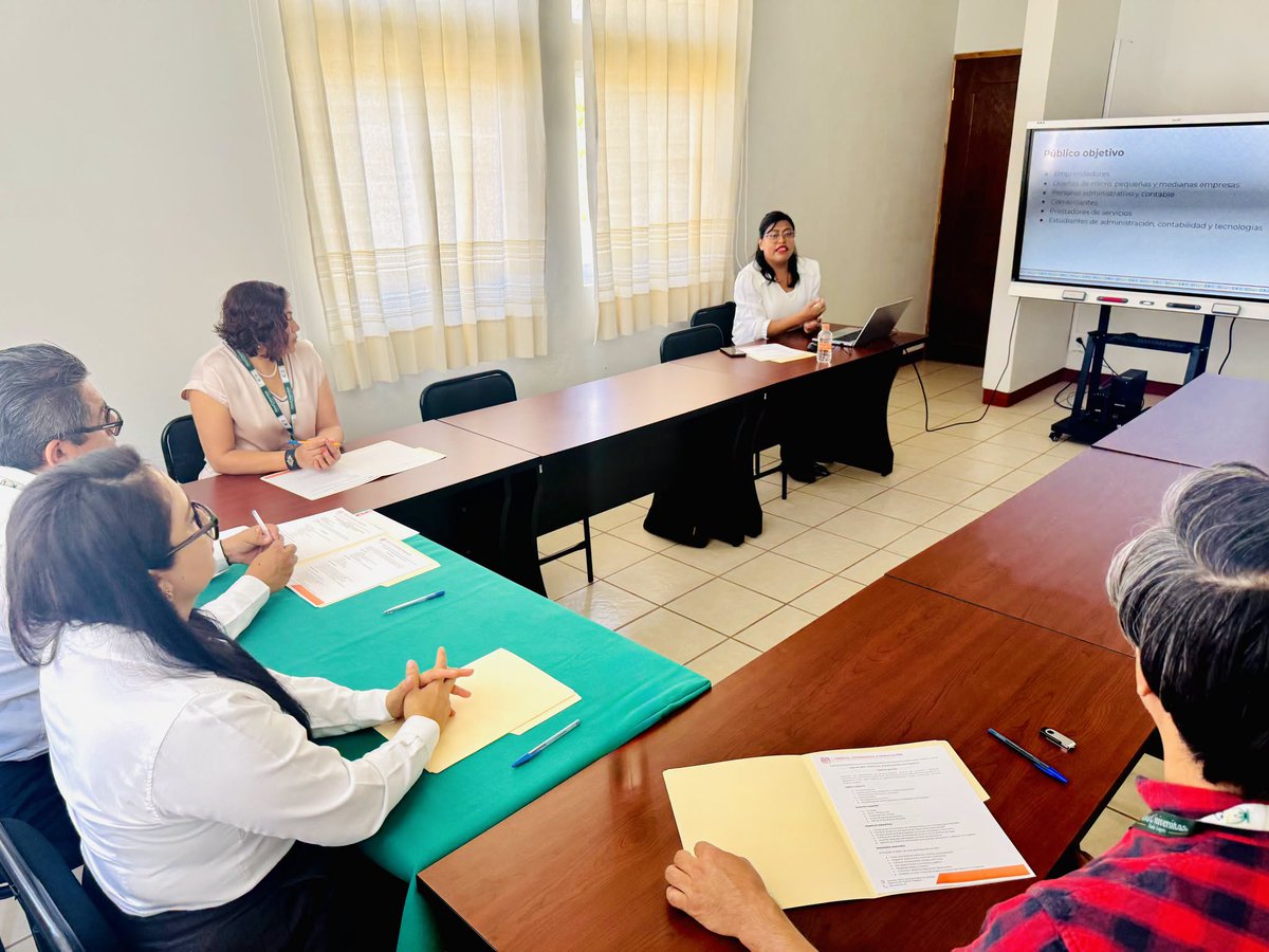 cociteioficial's tweet photo. 📊🤝 Mediante alianzas, fortalecemos el emprendimiento en Oaxaca

Con el fin de fortalecer acciones dirigidas a las #mipymes, y acercar conocimiento y oportunidades a las regiones, formalizamos acuerdos de colaboración con @NU_SUNEO y con el regidor de Tecnología de Ocotlán. https://t.co/Tra9z6uPbN