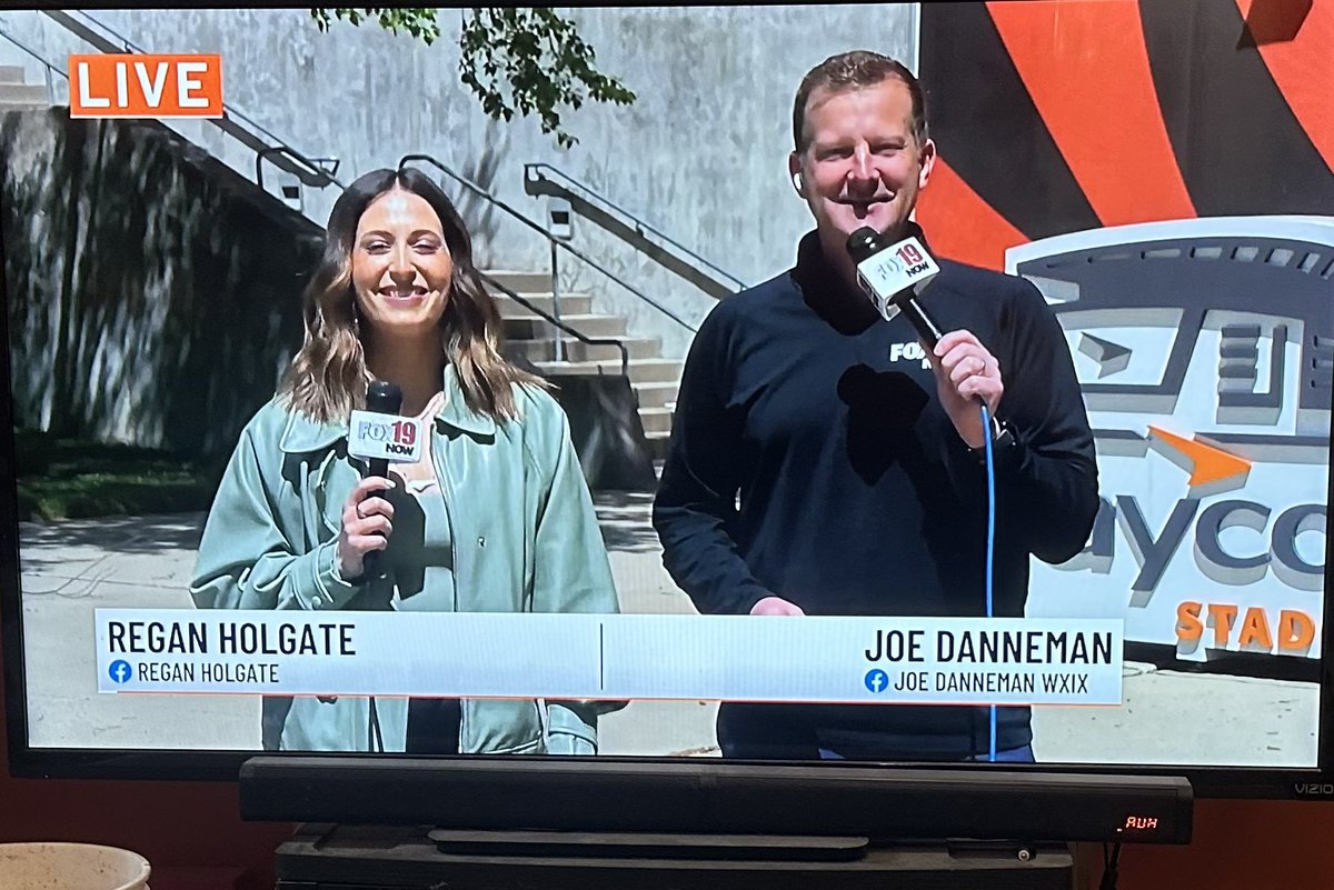 JeffATrennepohl's tweet image. Despite the construction noise, I’m ready for #CSS @HolgateRegan @FOX19Joe