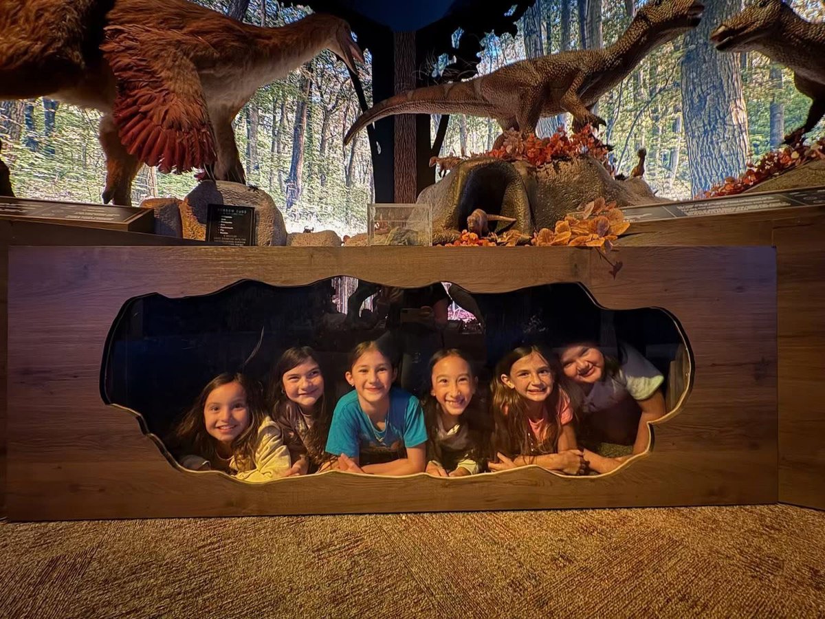 roundelementary's tweet photo. Sloan museum was amazing! https://t.co/QhAcaYra0a