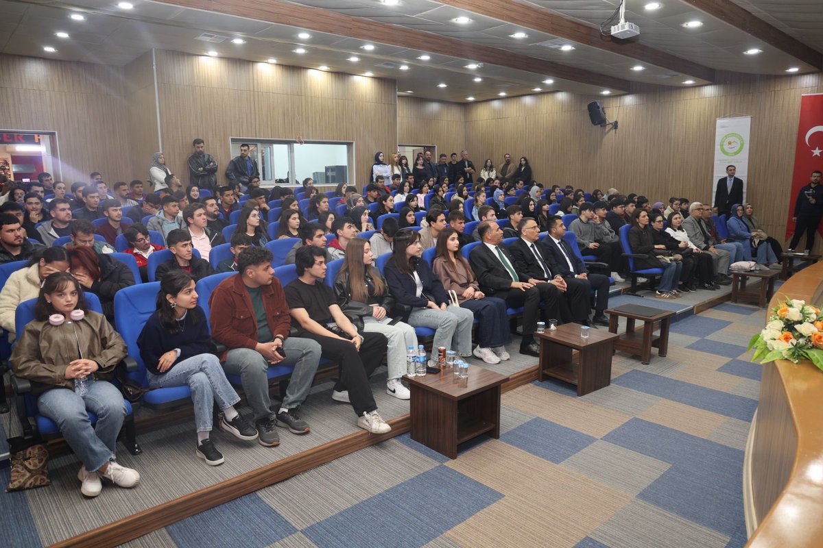 igdir_uni's tweet image. Rektörümüz Prof. Dr. Ekrem Gürel ile İl Milli Eğitim Müdürü Aziz Gün, “Eğitimden Üretime, Üniversiteden Geleceğe Projesi” kapsamında lise öğrencileriyle bir araya geldi.
Detaylar için: igdir.edu.tr/en_GB/blog/hab…
@EkremGurel @gun_aziz #RAM #İSKUR