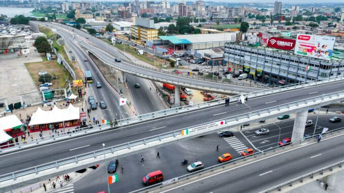 La Côte d’Ivoire considère les infrastructures routières comme un moteur clé de croissance économique, avec une forte expansion du réseau ces dernières années, dans le cadre d’une stratégie visant à renforcer le développement et la mobilité.

#CotedIvoire #Infrastructures #Routes