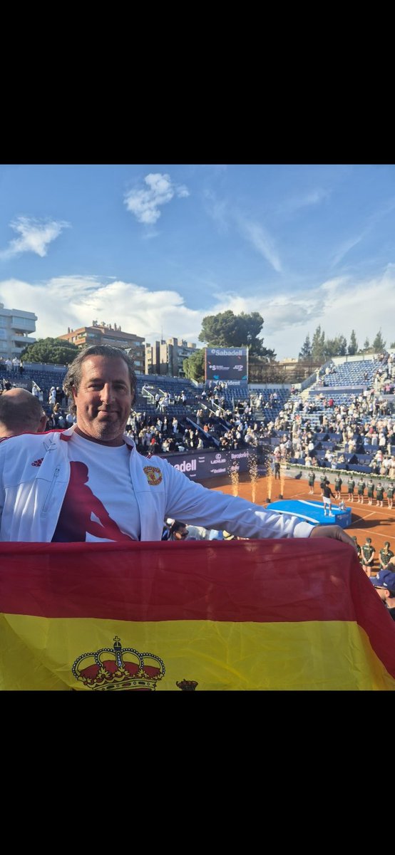 padelvintage2's tweet image. En la final con el campeón ayer , con camiseta de #Idemo #nole