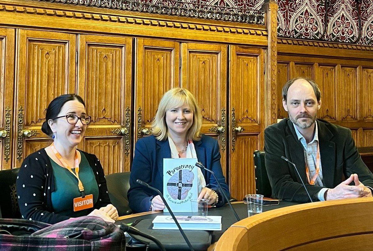 Jo Bartosch tweet media