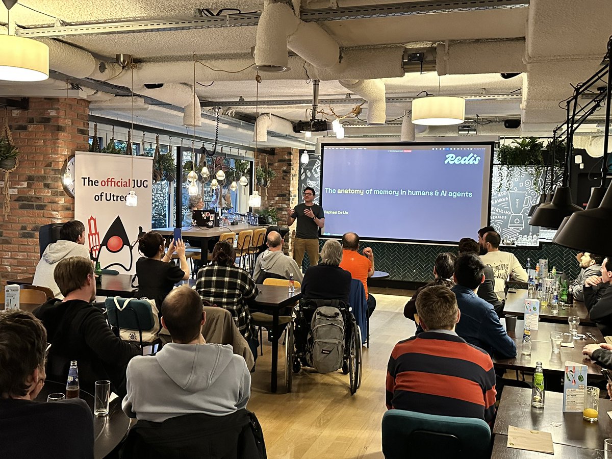 utrechtjug's tweet image. Enjoying a great evening with splendid talks by @iamsoham, @RaphaelDeLio , delicious food, and amazing company.   Thank you @jetbrains for the giveaways.  Big thanks to @KVK_NL for hosting us.  Till the next one!  #utrecht #jug #java #community