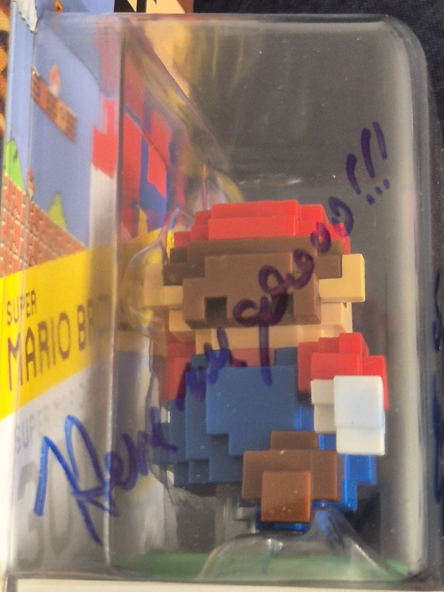 MichMasteR's tweet photo. Comparto otra de mis piezas mas valiosas. El Amiibo de Mario de 30 aniversario, autografiado por el mismisimo @CharlesMartinet, la voz de Mario por mas de 30 años.

Uno de mis idolos mas grandes desde chico 😎 https://t.co/9SsBCELraL