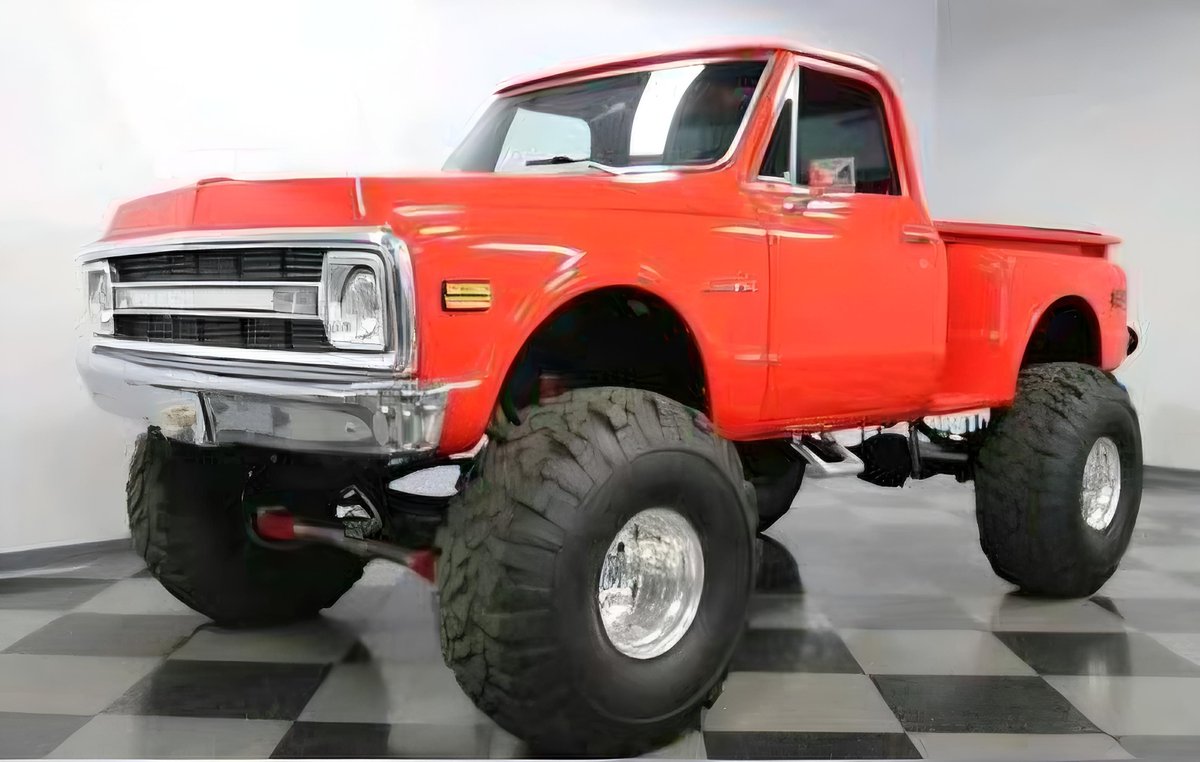 HappyMotorhead's tweet image. 🚨 KEEP IT or SELL IT? 🚨

This fire-engine red 1970 Chevy K10 Stepside 4x4 is lifted to the moon on massive meats and ready to crush anything in its path! Would you daily this absolute legend… or cash in and let someone else have the fun? 😈

#KeepItOrSellIt #ClassicChevy #K10