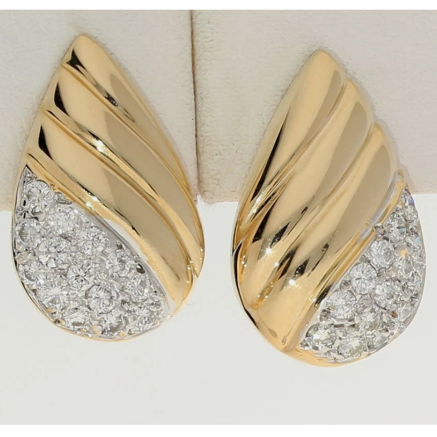 EmpirePawn's tweet image. These 14K gold teardrop earrings feature .82CT natural diamonds—timeless sparkle in a graceful design. A great April birthday gift for only $706.86.

#AprilBirthstone #DiamondEarrings #NaturalDiamonds

ebay.com/itm/1274968766…