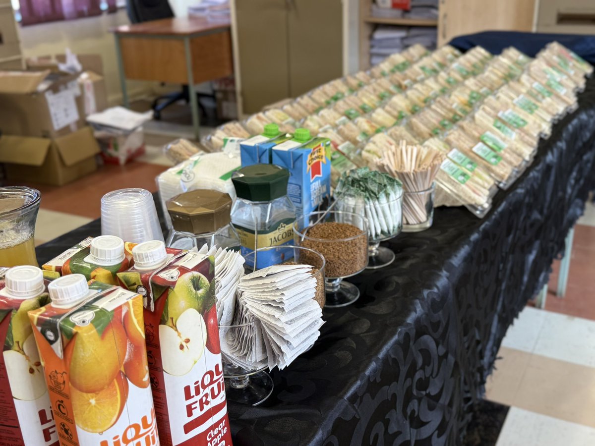 LescoCaterers's tweet image. ☎️ 0678276301 for all your catering needs

#catering #deco #fypシ゚viralシfypシ゚#Birthday #wedding #Christmas