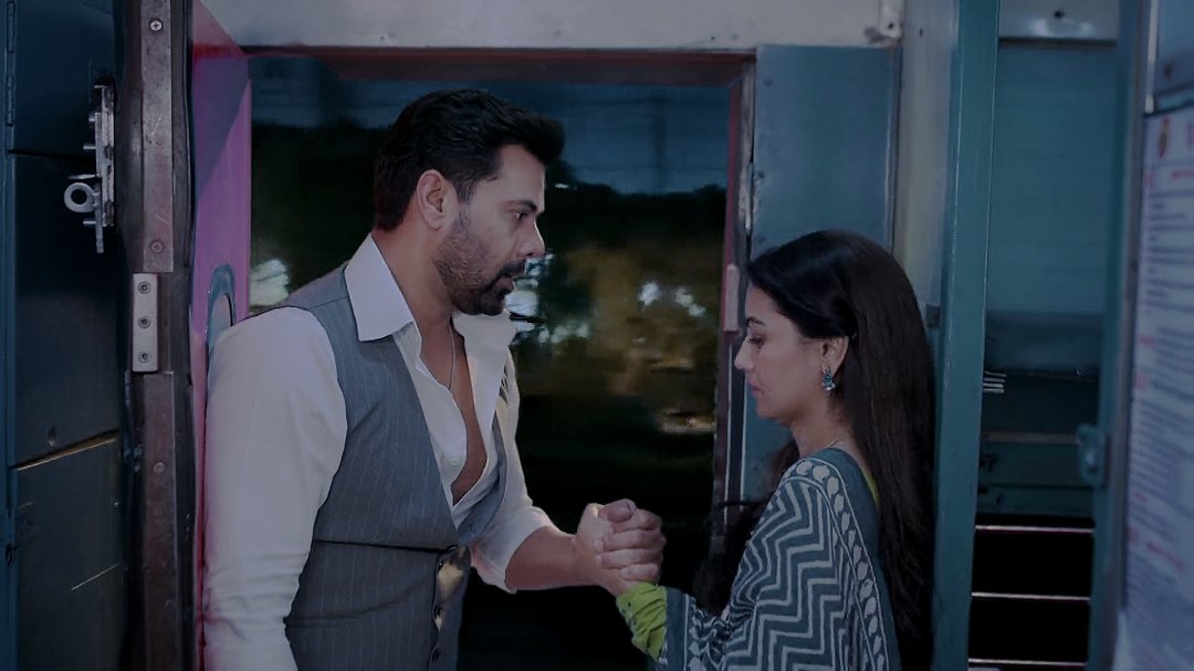 Lᴏꜱᴛ ɪɴ Tʜᴏᴜɢʜᴛꜱ ☁️ tweet media